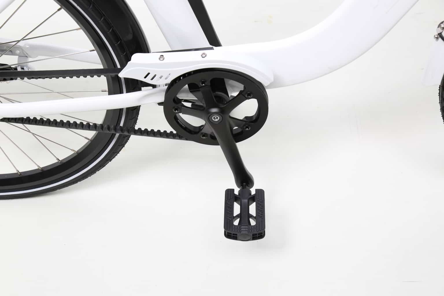 Anti-slip pedals for better control