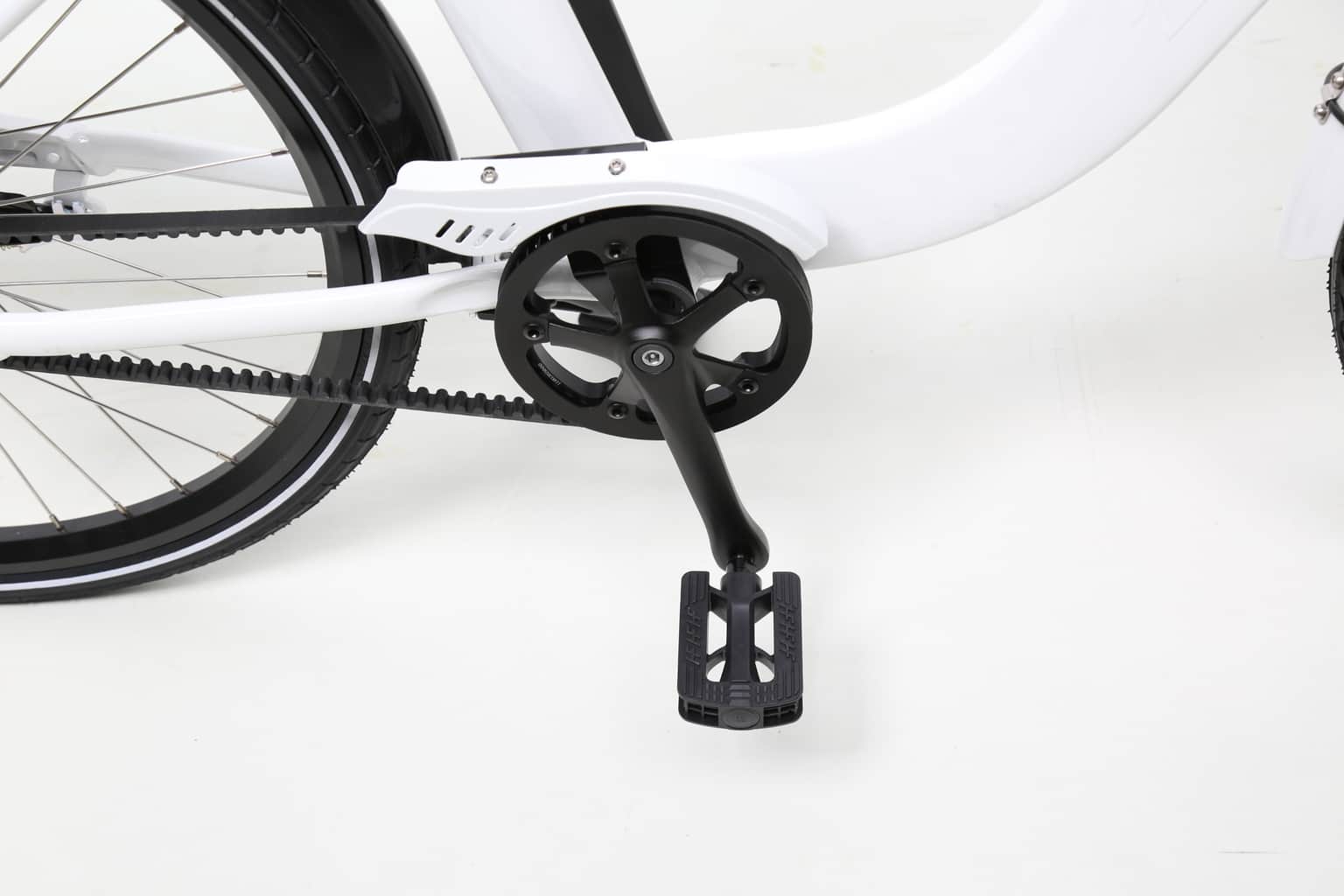 Anti-slip pedals for better control