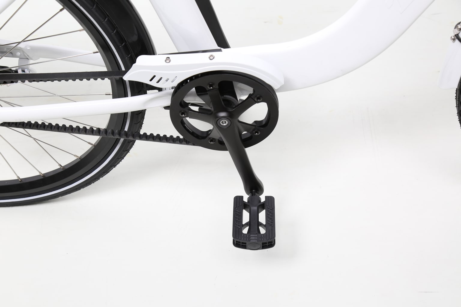 Anti-slip pedals for better control