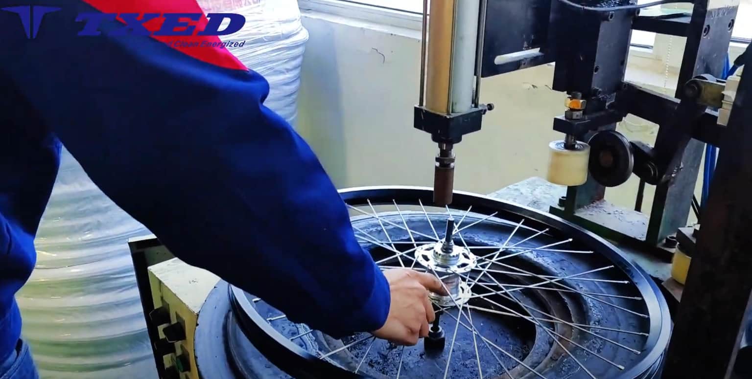 How do we assemble spoke wheels for sharing bikes?
